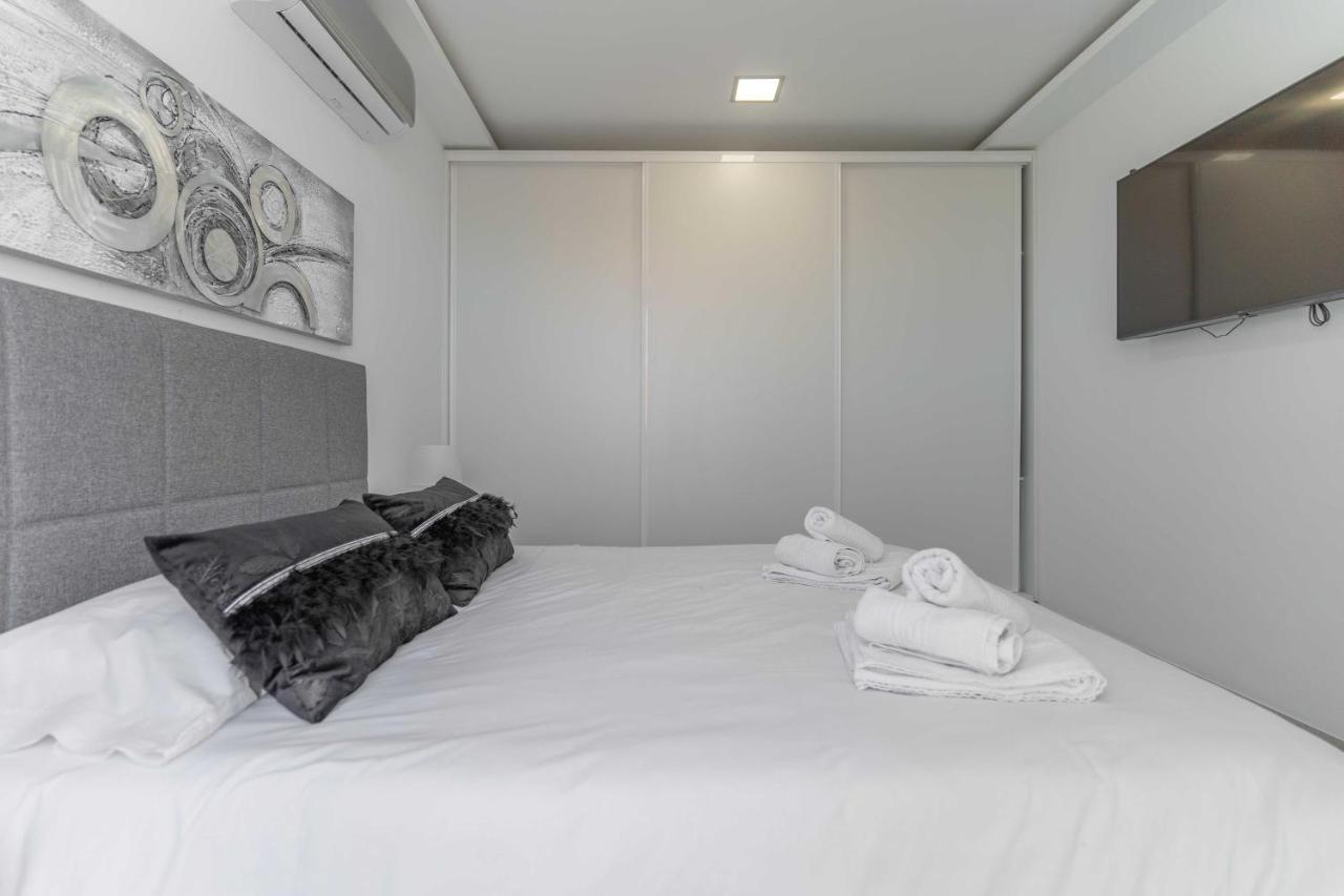 Elegante Y Moderna Villa Miami 阿德耶 外观 照片
